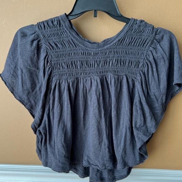 Free People Ruffled Up Women's Grey Smocked Short Sleeve Linen Blend Top Size XS - Picture 2 of 5
